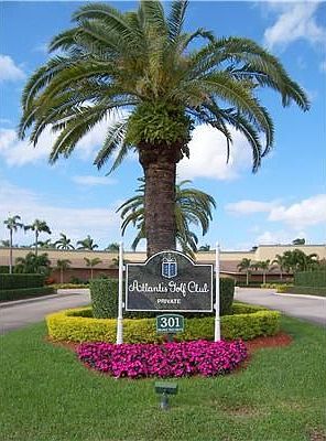 3rd image of 428 N Country Club Dr
