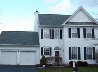 22 Navesink Dr, Pennington, NJ 08534