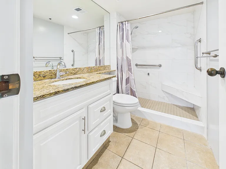 2101 Nuuanu Ave #I1806 — Photo 9