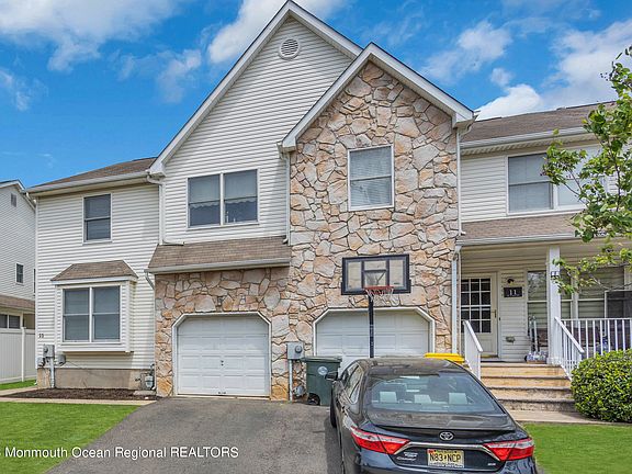 2nd image of 15 N Crest Place