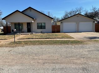 508 N Tackitt St, Seymour, TX 76380