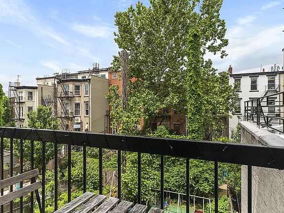 4th image of 195 President St APT 5