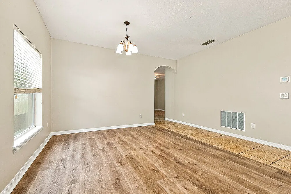 3 bed, 2.0 bath, 1751 sqft, $2,220 — Photo 4