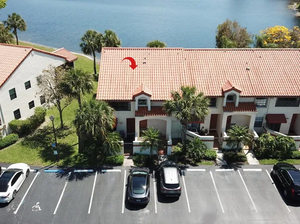 302 Liberty Court, Deerfield Beach, FL 33442