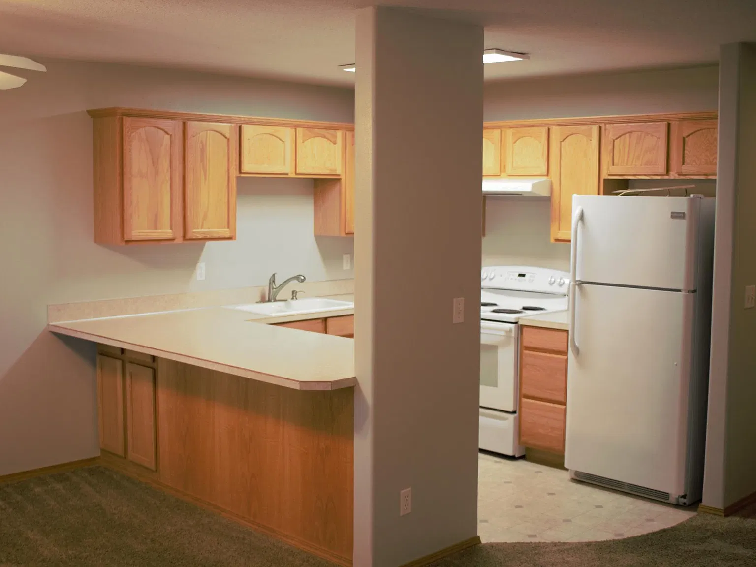 3 bed, 1297 sqft, $2,195 — Photo 4