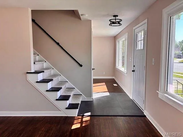 3 bed, 1264 sqft, $2,500 — Photo 3