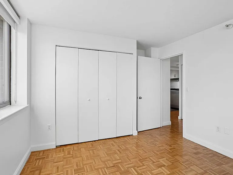 360 W 43rd St #N8H — Photo 13