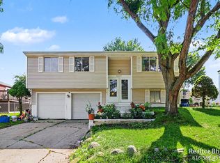 6007 Rockingham Dr, Lansing, MI 48911