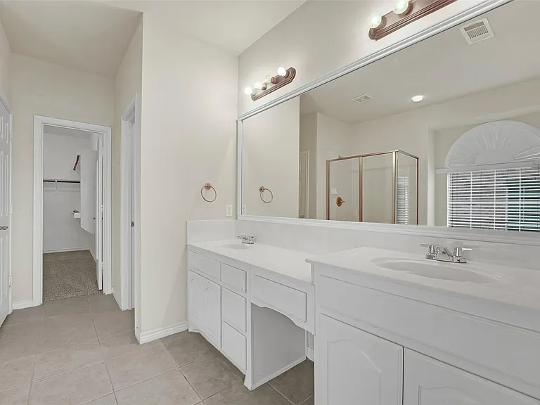 10438 Coach House Ln — Photo 22