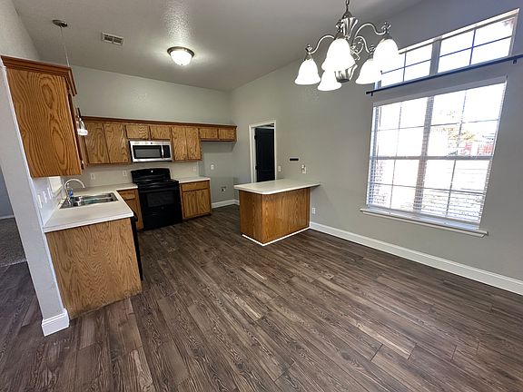 5th image of 13 Woodgate Dr