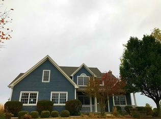 5455 Half Round Rd, Oswego, IL 60543