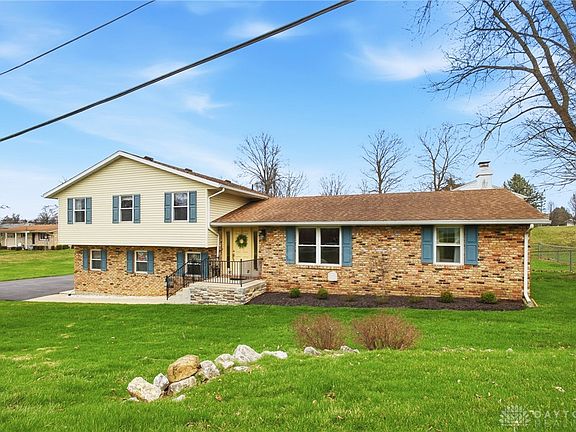 3rd image of 2224 Cheviot Hills Dr