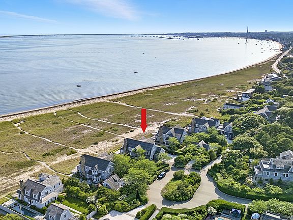 2nd image of 10 Harbour Dr