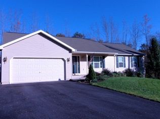 29 Cedar Creek Dr, Ashland, PA 17921
