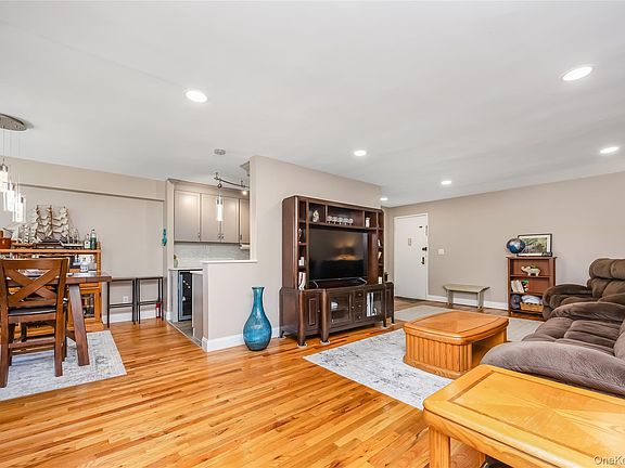 5th image of 600 Shore Road #6K