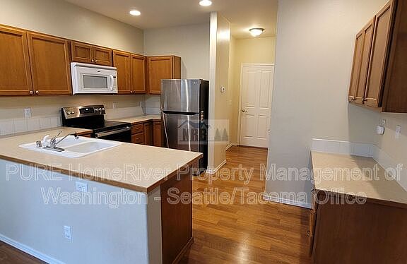 4th image of 9606 191st Street Ct E