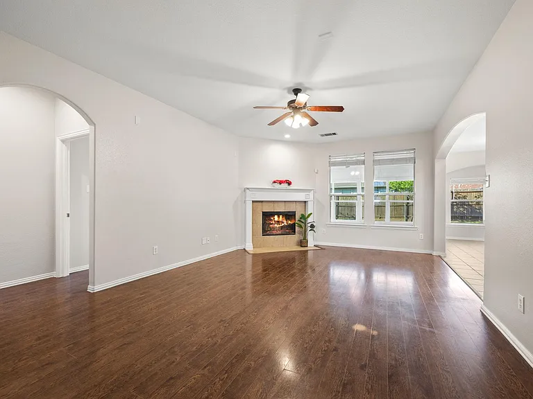 14710 Crystal Lake Dr — Photo 6