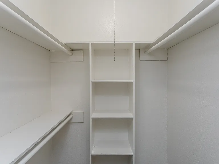 Allendale Village Apartments — Photo 35