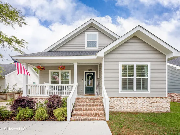 1439 Mantou St, Pascagoula, MS 39567