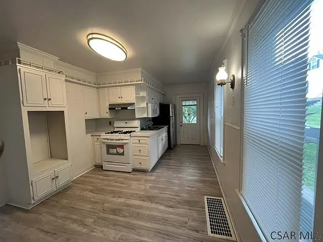 129 J St #129 — Photo 10