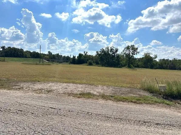 0 Little Dogie Rd, Wallis, TX 77485
