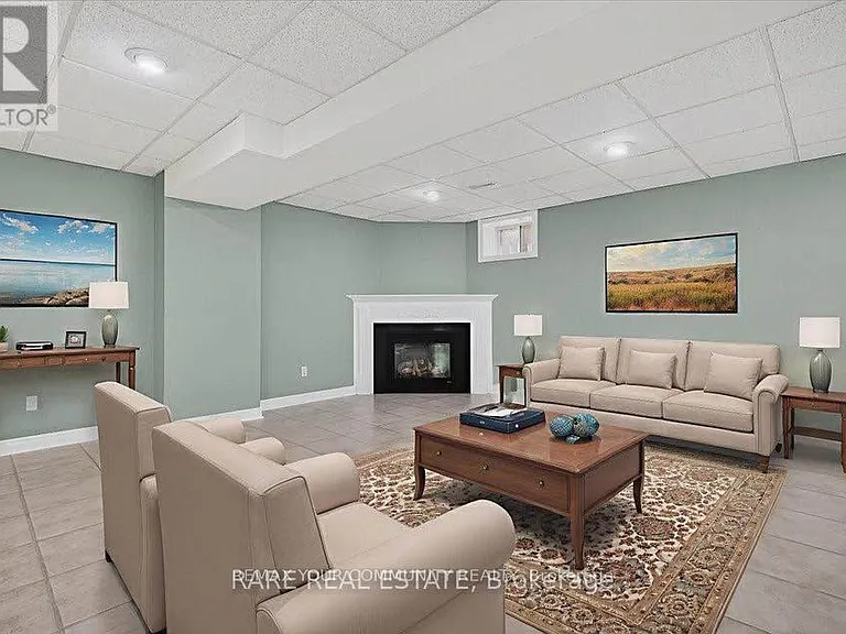 1069 Corrie St — Photo 3