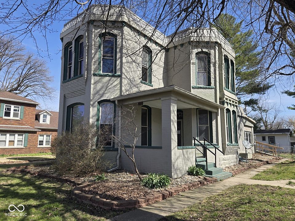 1st image of 214 N Maple St