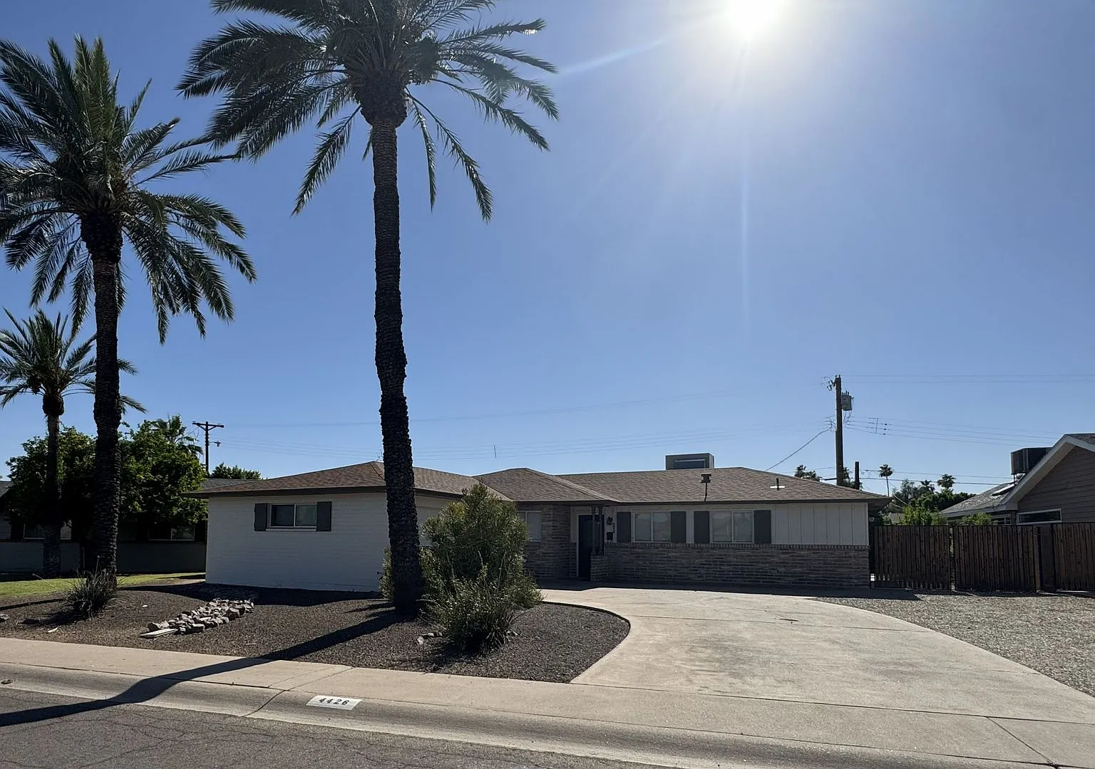 Move In Special Remodeled Gem In The Heart Of Scottsdale — Photo 2