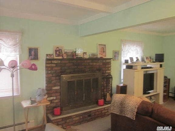 4th image of 58 Pond Ln