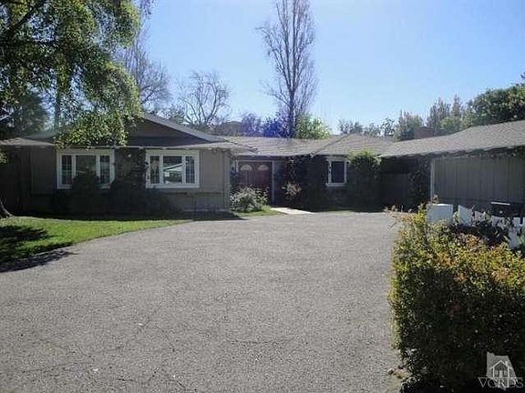 2nd image of 190 E Avenida De Los Arboles