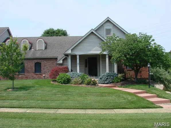 401 Conway Meadows Dr, Chesterfield, MO 63017