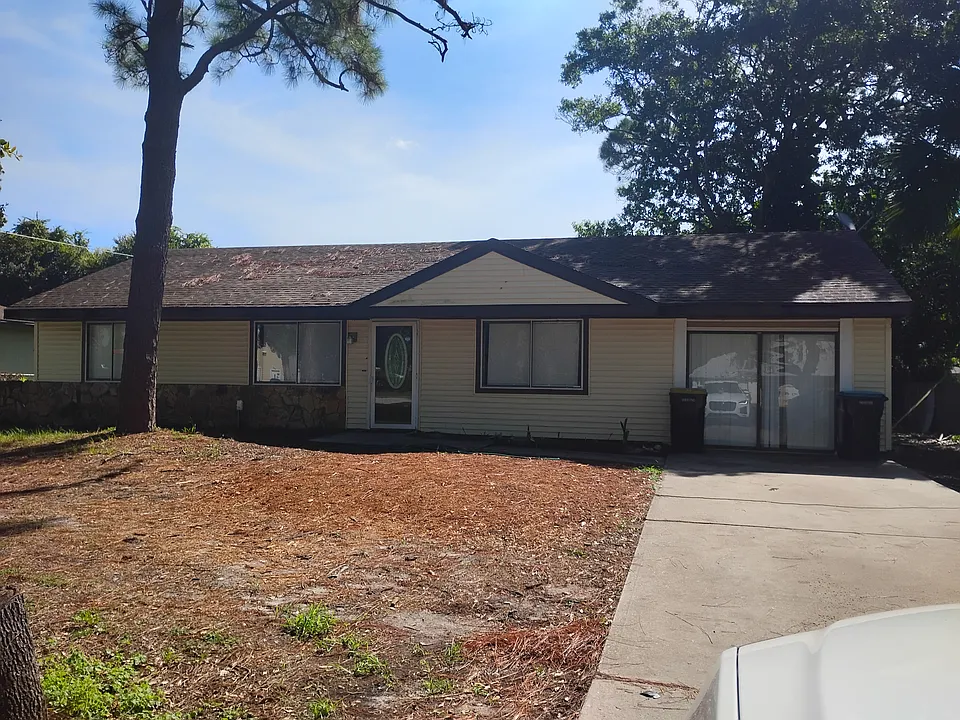 1533 Emerson Dr SE
