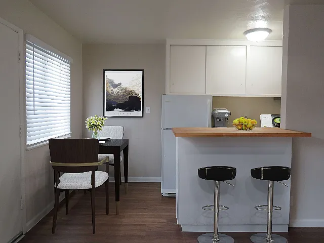 Alto Apartments — Photo 4