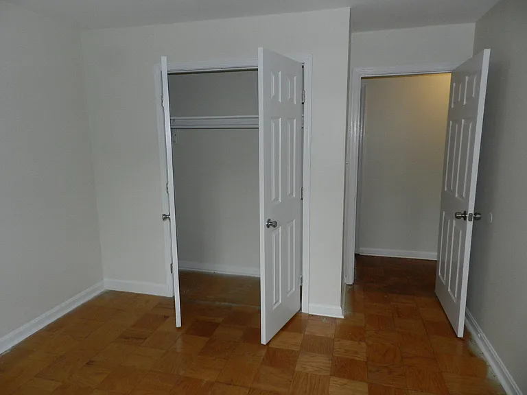 5956 Westchester Park Dr — Photo 14
