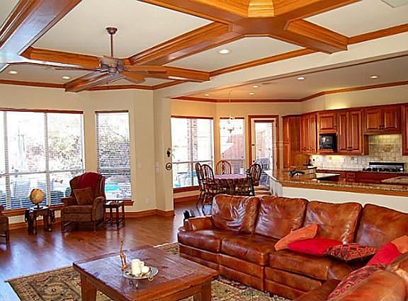 4th image of 5637 Dunlap Ct