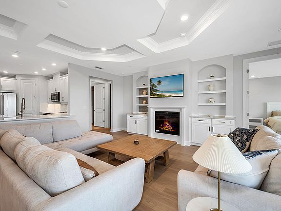 4th image of 15324 Lucerna St #102