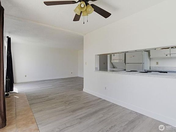 4th image of 2810 D St SE #A