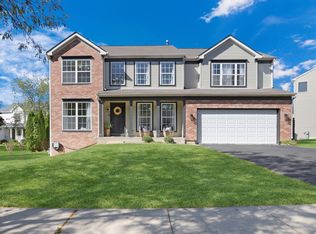 748 Creek Bend Ln, Antioch, IL