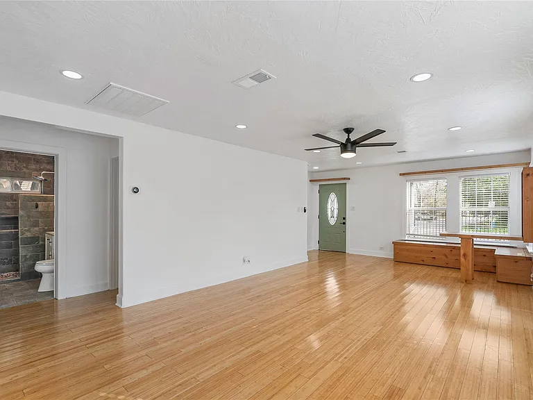 320 Coronado St #A — Photo 11