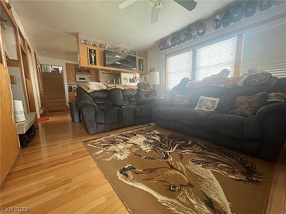 3rd image of 1033 Avenue H