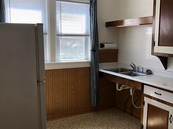 4th image of 1260 W 8th St APT 1