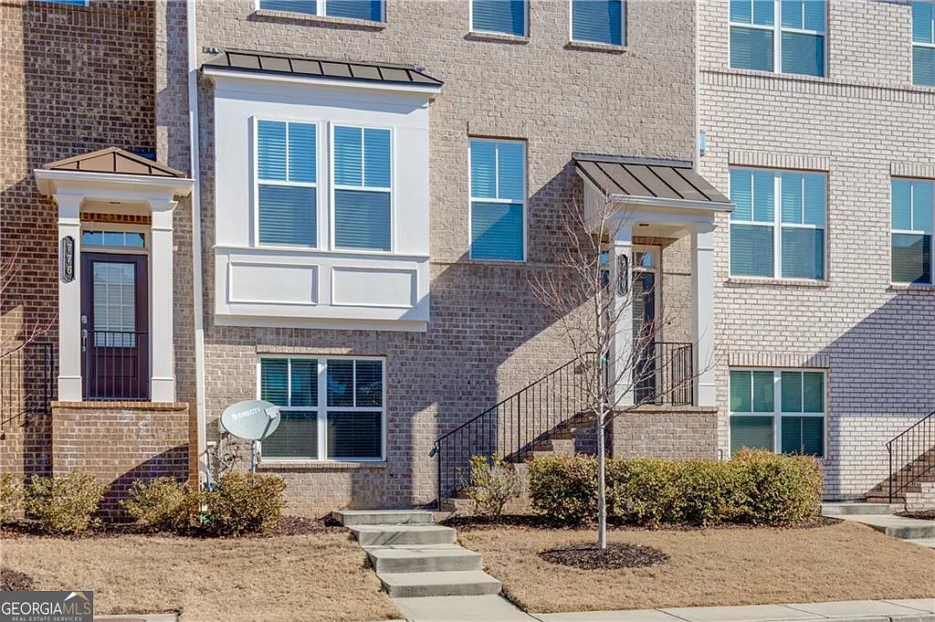 4 bed, 3.5 bath, 2347 sqft, $2,700 — Photo 3