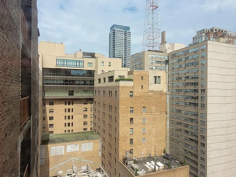 1701 Locust St #15-1917 — Photo 12