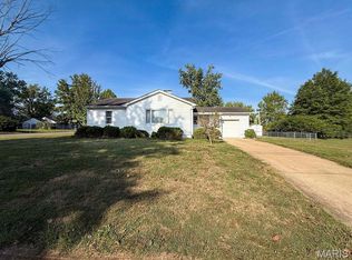 805 S A St, Farmington, MO 63640