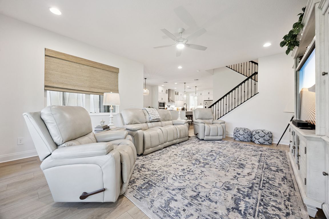 next background image