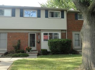 25825 Salem St, Roseville, MI 48066