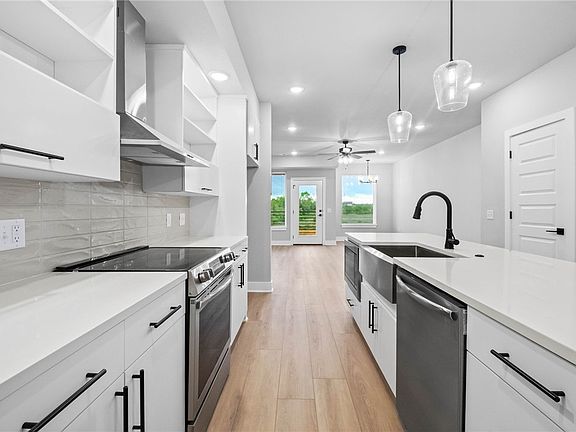 4th image of 3330 Mp Pkwy #304