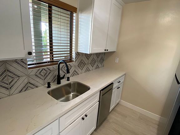 3rd image of 1621 Alvarado Ave #4