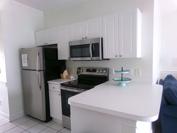 5th image of 4856 Carnation Cir #303-1
