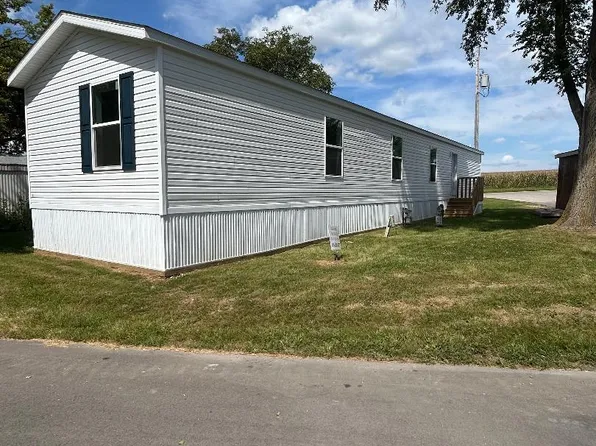 5900 Osage Rd, Waterloo, IA 50703